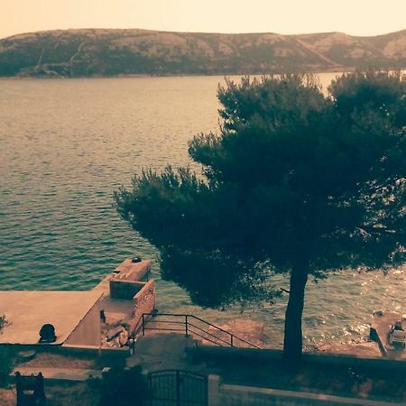 Sea Breeze Apartments With Private Beach And Boat Anchorage Stara Novalja Zewnętrze zdjęcie