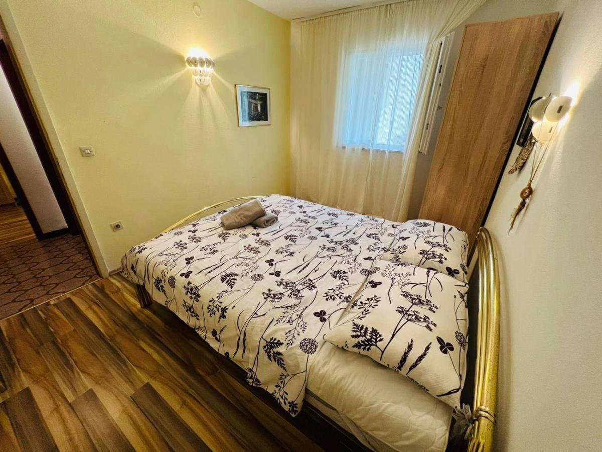 Sea Breeze Apartments With Private Beach And Boat Anchorage Stara Novalja Zewnętrze zdjęcie