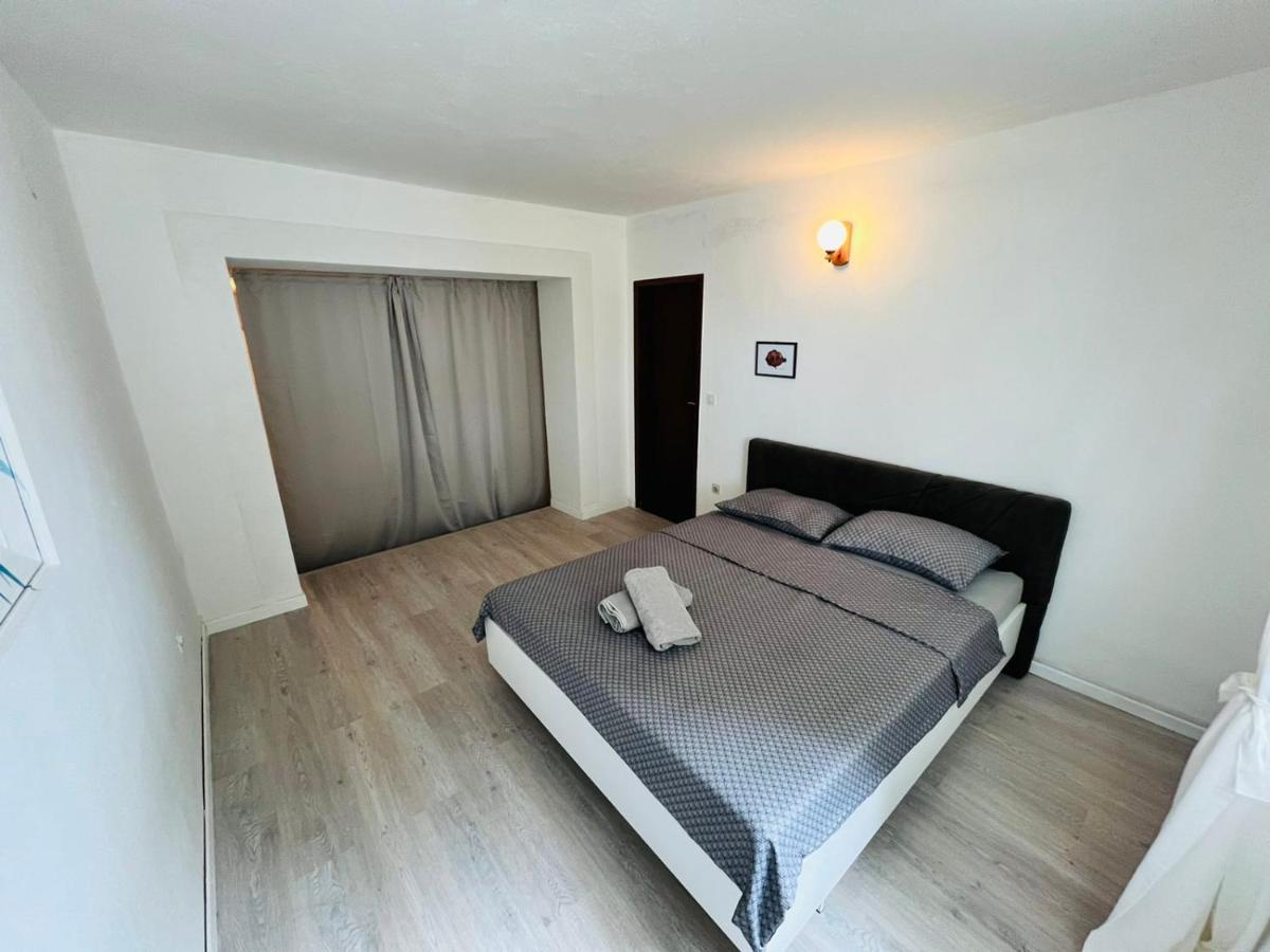 Sea Breeze Apartments With Private Beach And Boat Anchorage Stara Novalja Zewnętrze zdjęcie