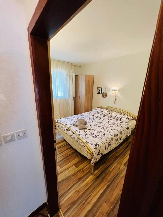 Sea Breeze Apartments With Private Beach And Boat Anchorage Stara Novalja Zewnętrze zdjęcie