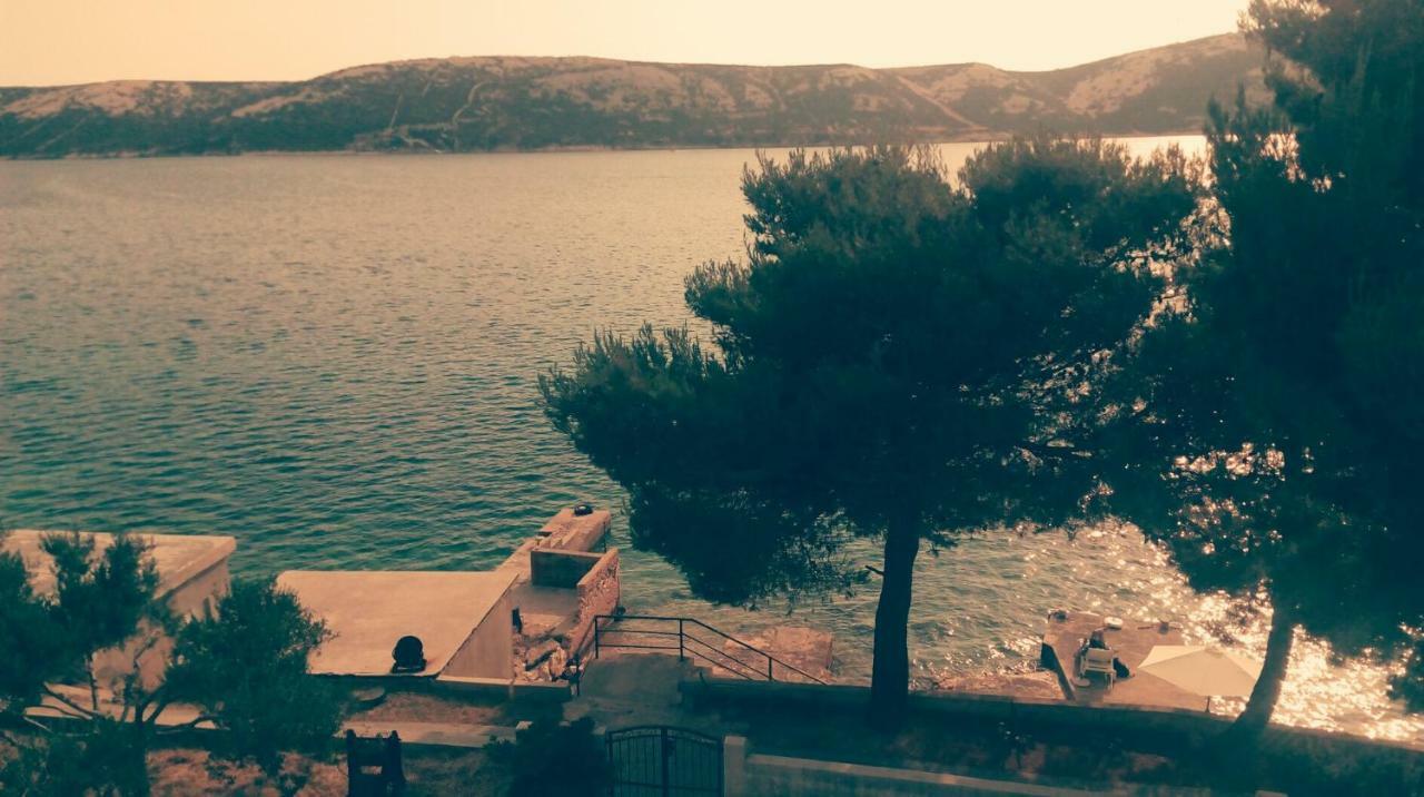 Sea Breeze Apartments With Private Beach And Boat Anchorage Stara Novalja Zewnętrze zdjęcie